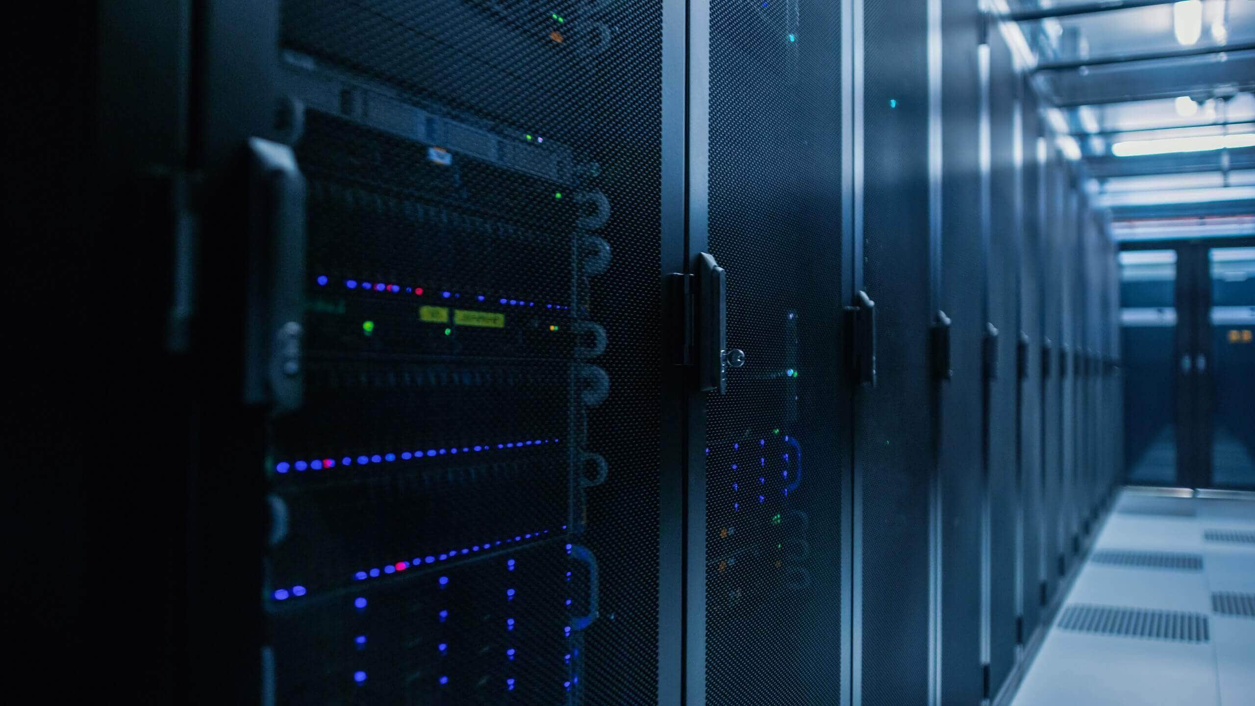 data_center_rack Server-Rack im Rechenzentrum
