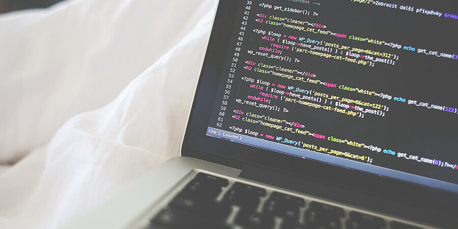 screen Bildschirm mit Programmcode