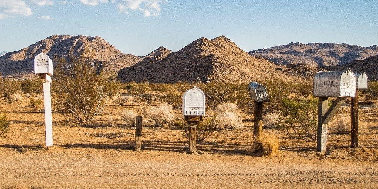 Postkästen in der Wüste